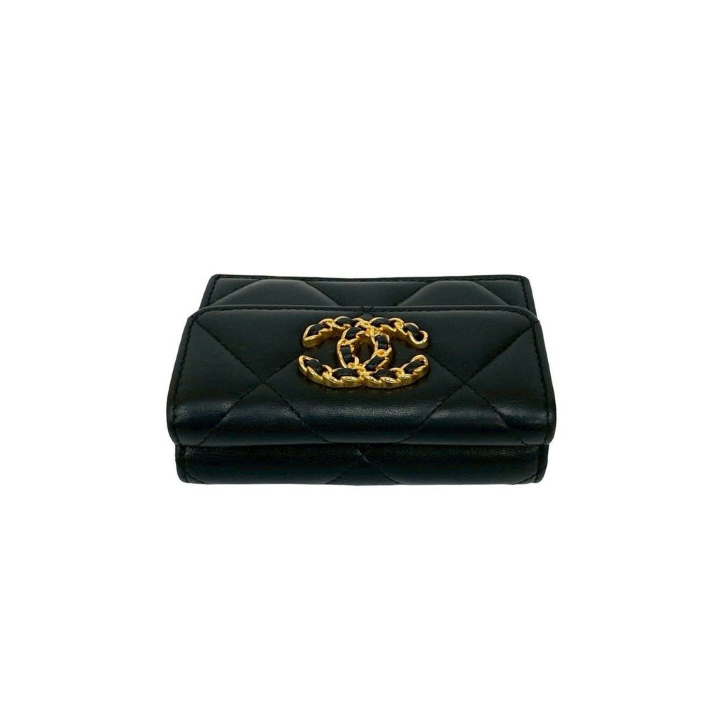 Chanel CC Logo Lambskin Leather — view 3