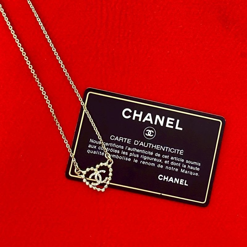 Chanel Coco Mark Heart Motif Rhinestone Plated Chain Necklace 25CP