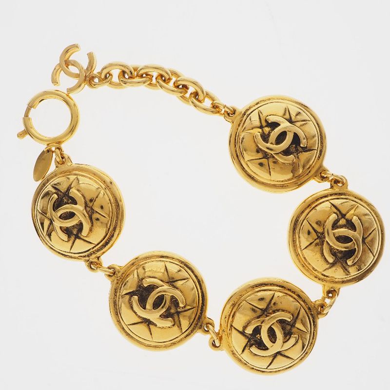 Chanel Coco Mark Quilted Vintage Gold Plated 71.2 g Bracelet — view 5