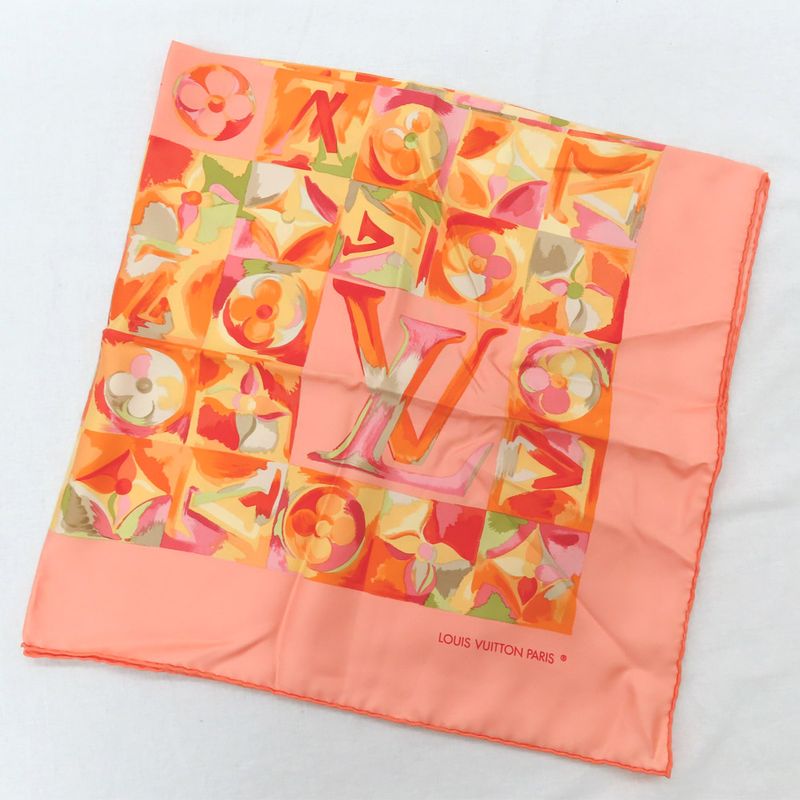 Louis Vuitton Carre 90 in The Passage Of Time Scarf Monogram Flower — view 2