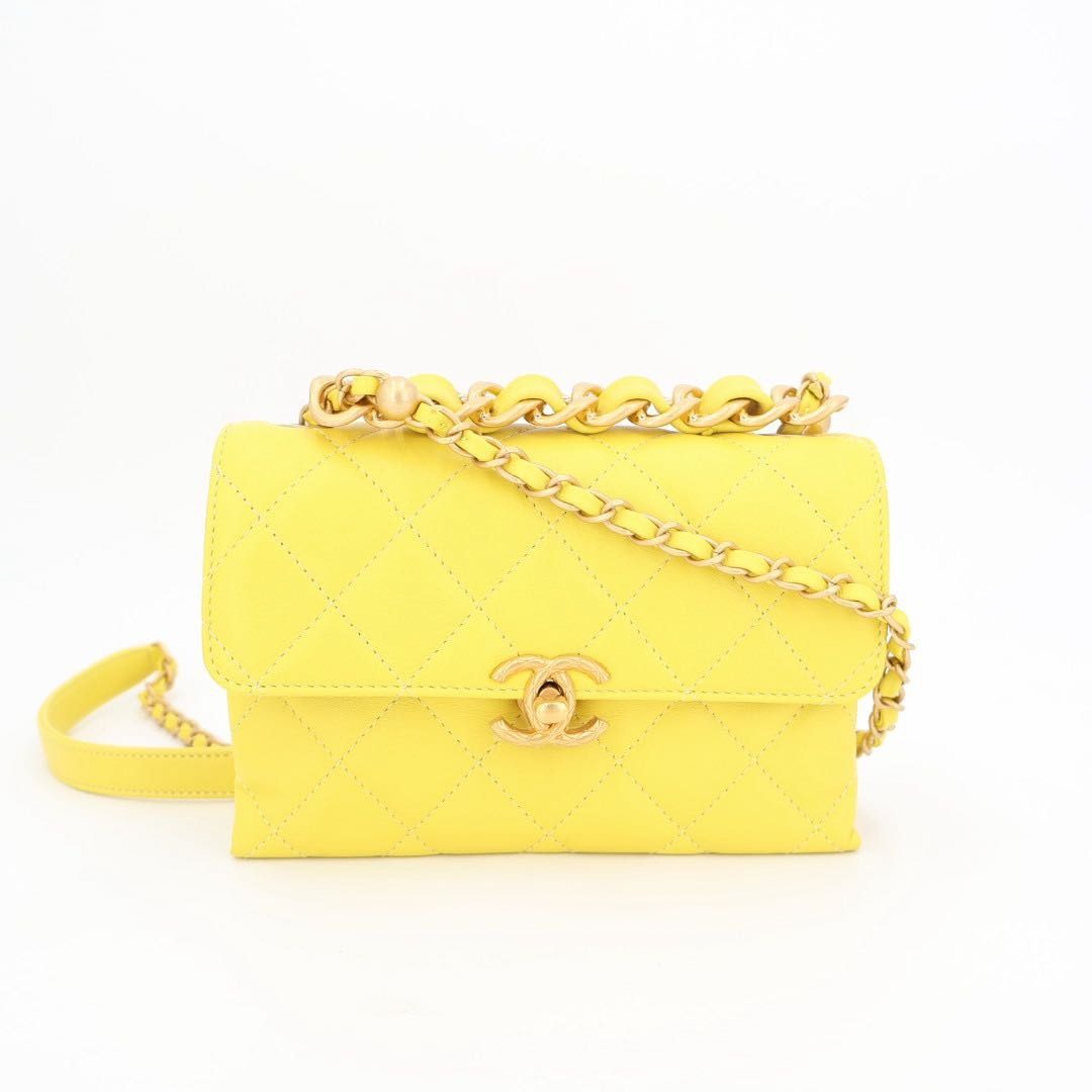 Chanel Shoulder Bag Quilted — view 2