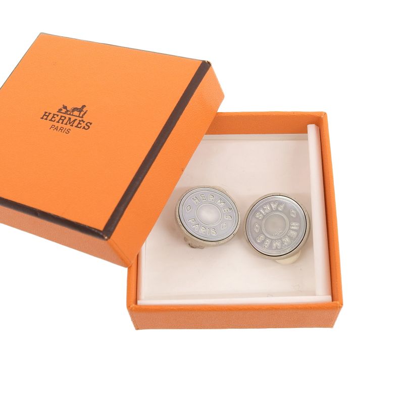 Hermes Bijouterie Fantaisie Serie Shell Clip Earrings For Both Ears Silver — view 3