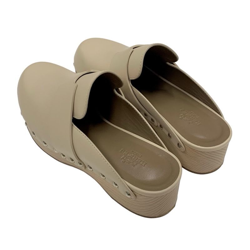 Hermes Karya Sandals Shoes Leather Wood Beige Studded Mules Sabot — view 4