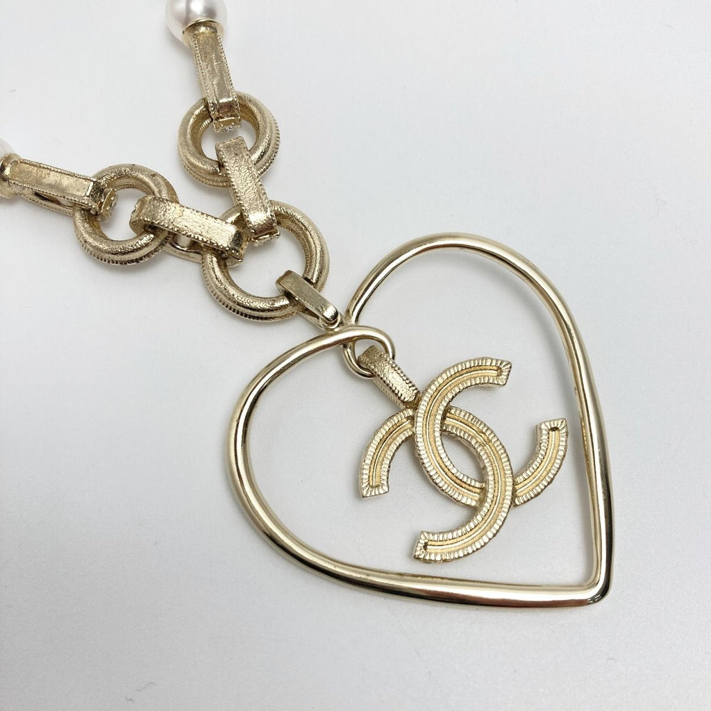 Chanel Coco Mark Heart Motif Necklace A21 P Champagne Gold Faux Pearl — view 3
