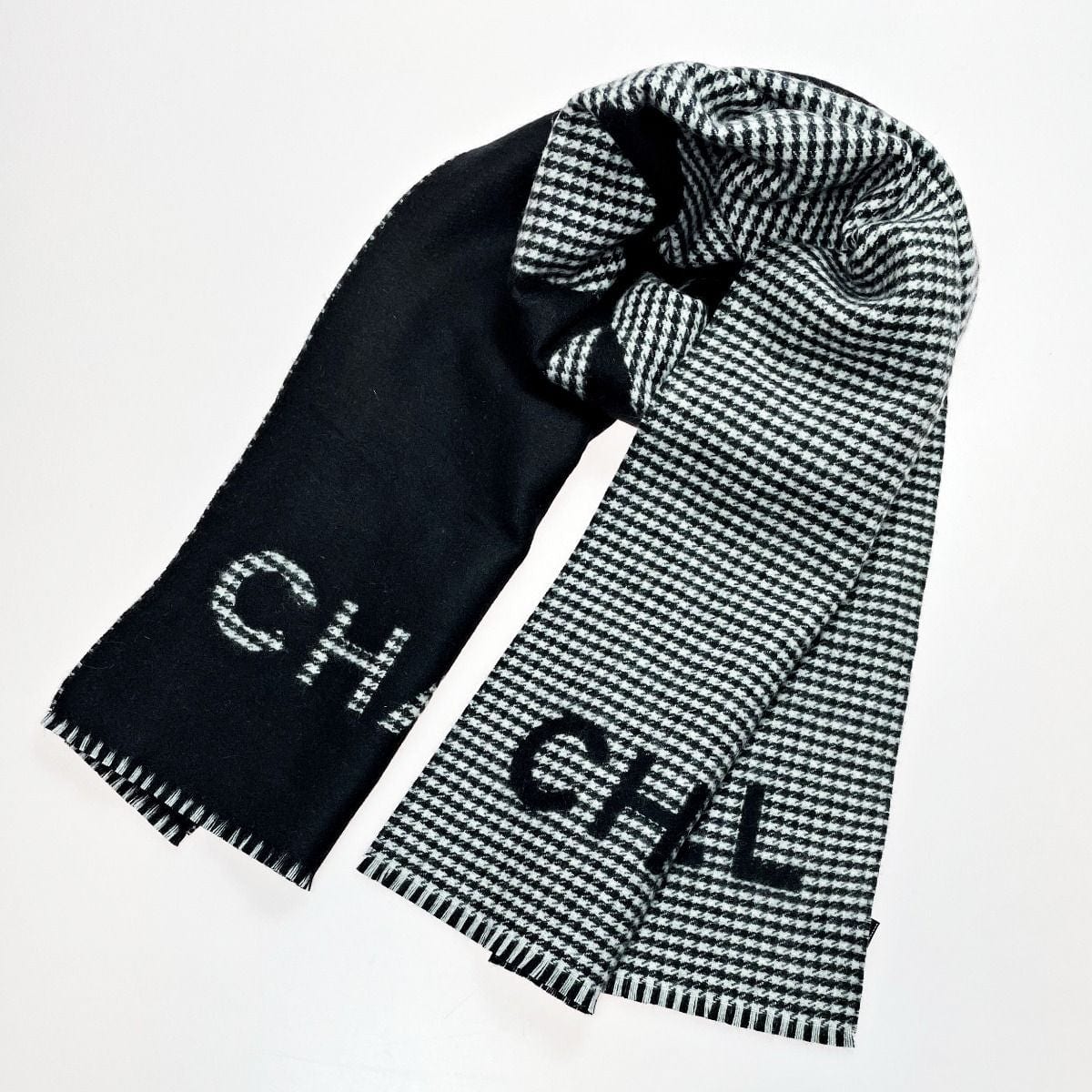 Chanel Stole Black Gingham Check Wool Cashmere — view 5