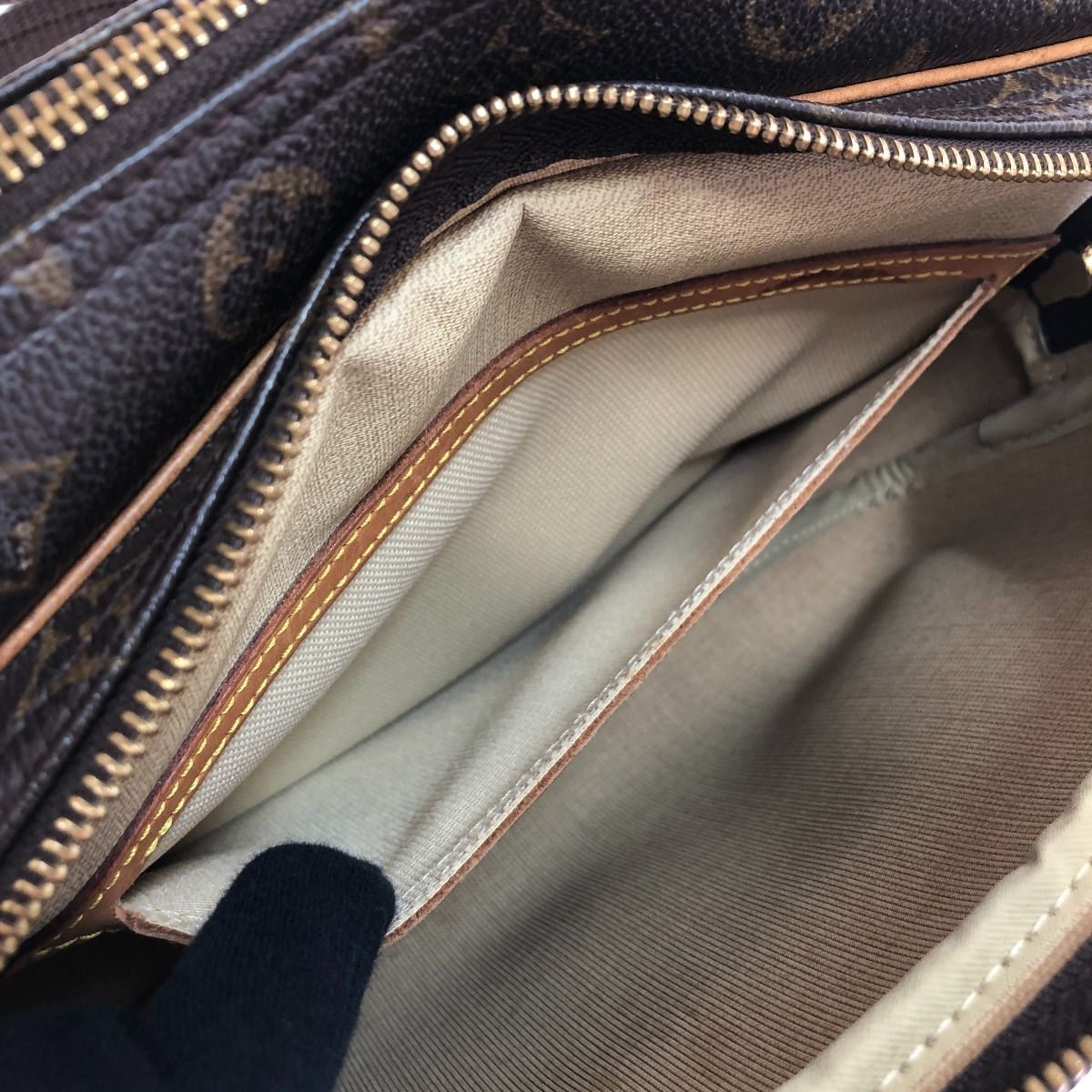 Louis Vuitton Monogram Reporter PM — view 6