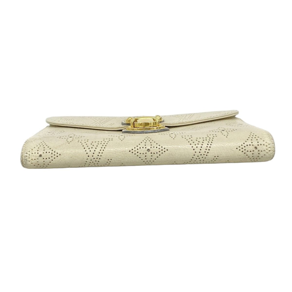 Louis Vuitton Trifold Wallet Mahina Portefeuille Amelia — view 2