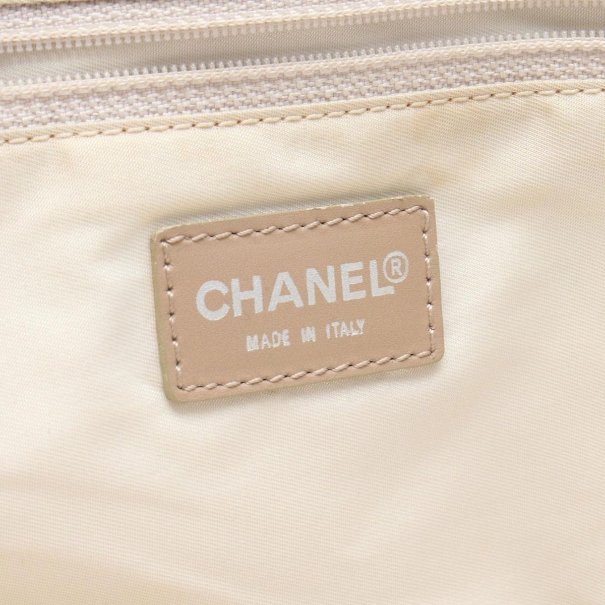 Chanel Tote New Travel Line MM Pink Beige White New MM — view 4