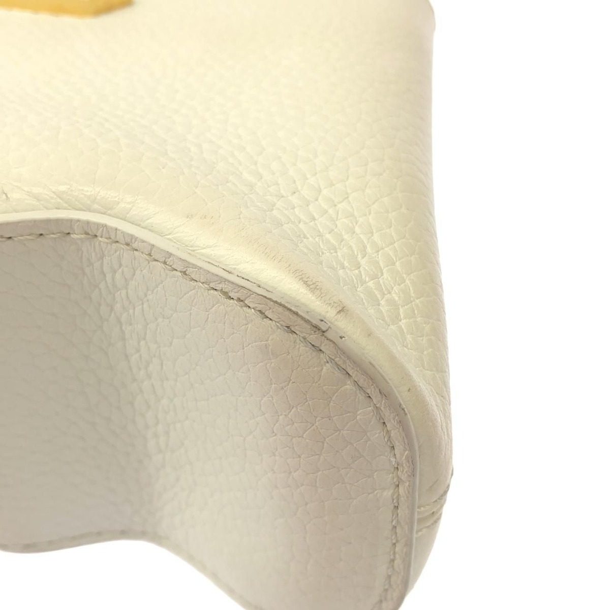 Louis Vuitton Capucines Mini Bag — view 3