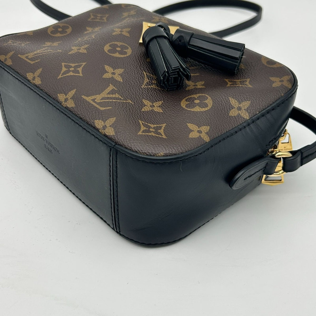 Louis Vuitton Saintonge Shoulder Bag — view 8