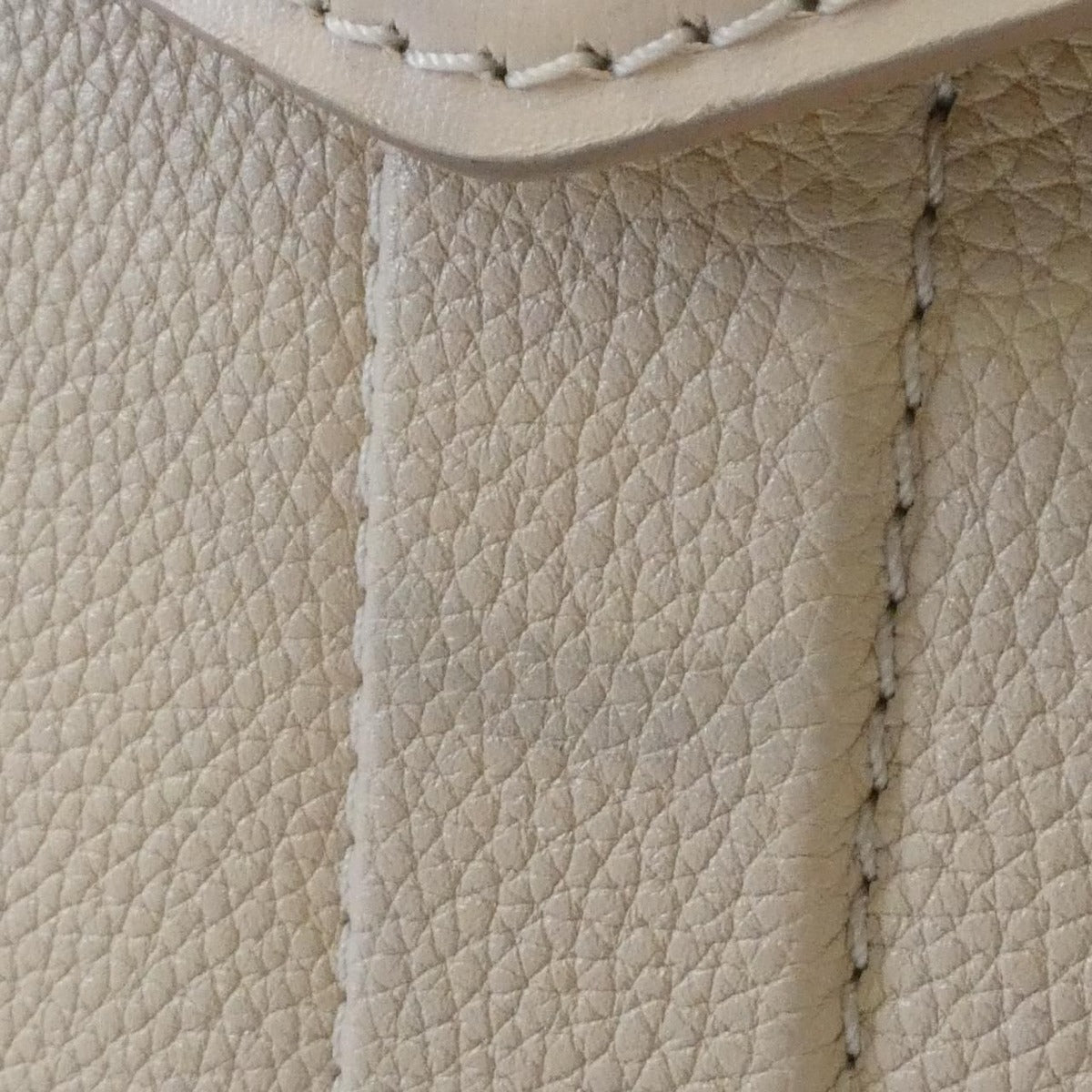 Louis Vuitton Rose Des Vins MM Bag — view 5