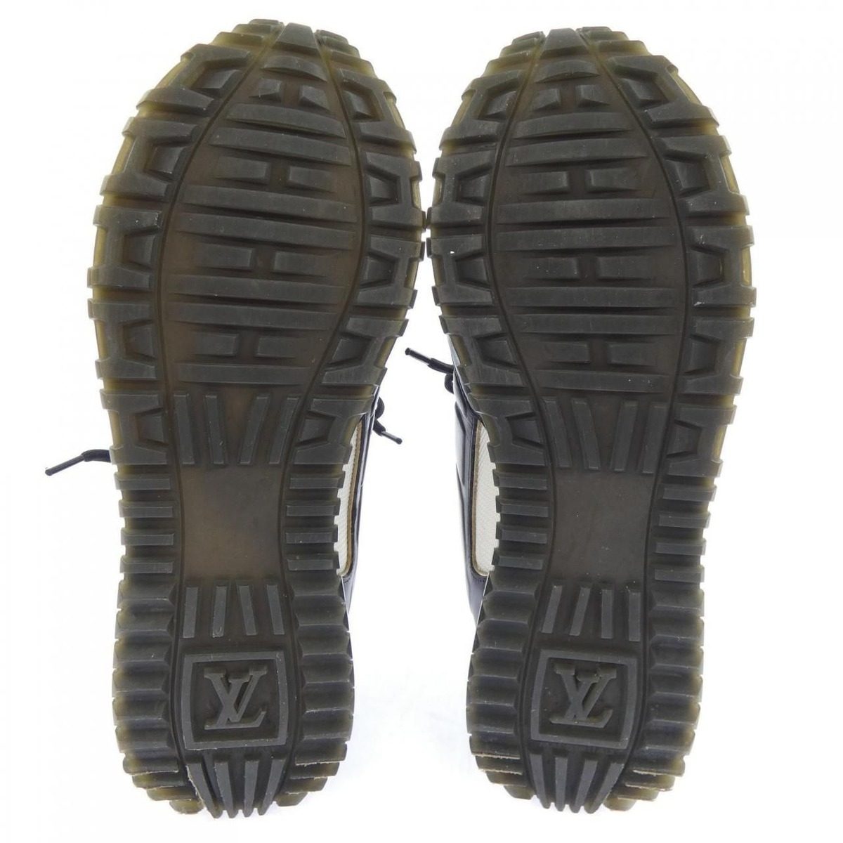 Louis Vuitton Run Away Line Sneakers — view 4