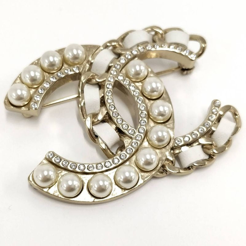 Chanel Brooch Leather Plated Pearl Rhinestone Gold B19