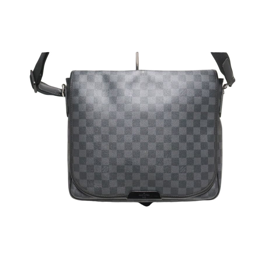 Louis Vuitton Damier Graphite Daniel MM Leather Shoulder