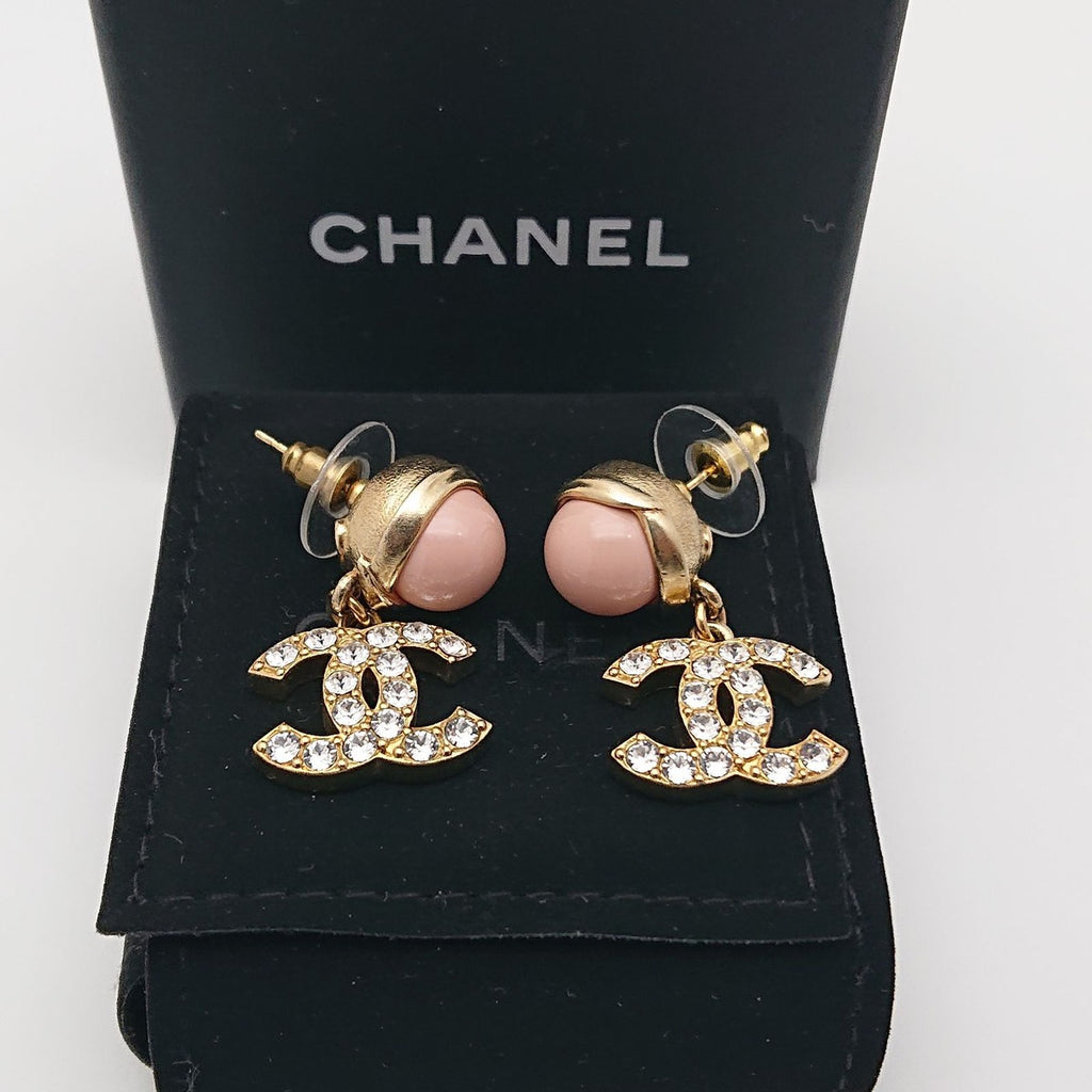 Chanel Earrings Pink Pearl Rhinestone CC Logo Gold — view 2