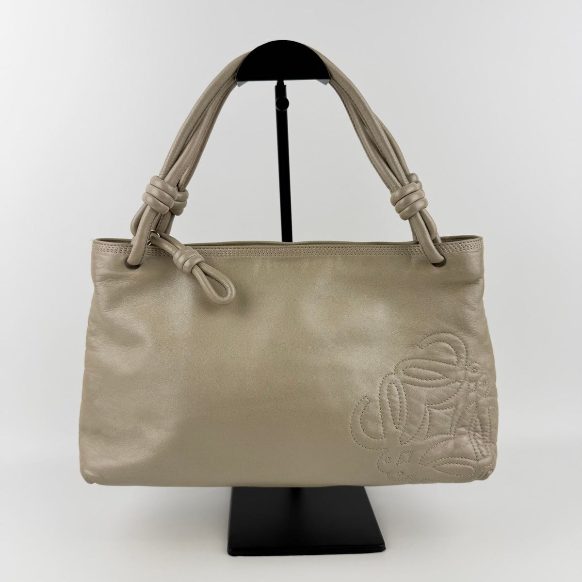 Loewe Anagram Shoulder Bag Beige Leather Vintage — view 3
