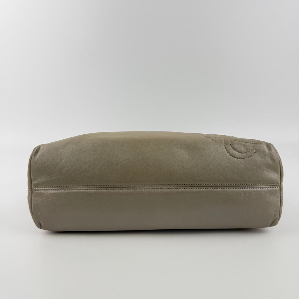 Loewe Anagram Shoulder Bag Beige Leather Vintage — view 9