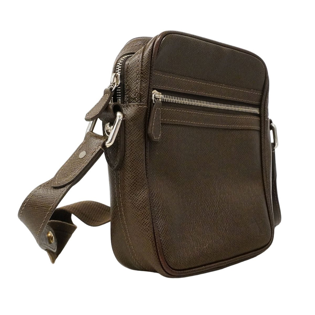 Louis Vuitton Shoulder Bag Taiga Dimitri Grizzly — view 2