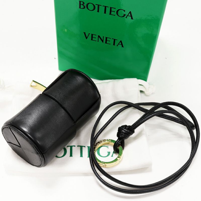 Bottega Veneta Airpods Case Accessory Cassette Calf Black Earphone — view 2
