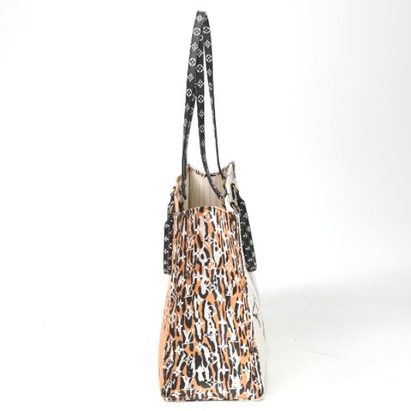 Louis Vuitton Monogram Jungle 2-Way On The Go GM Tote Bag — view 4