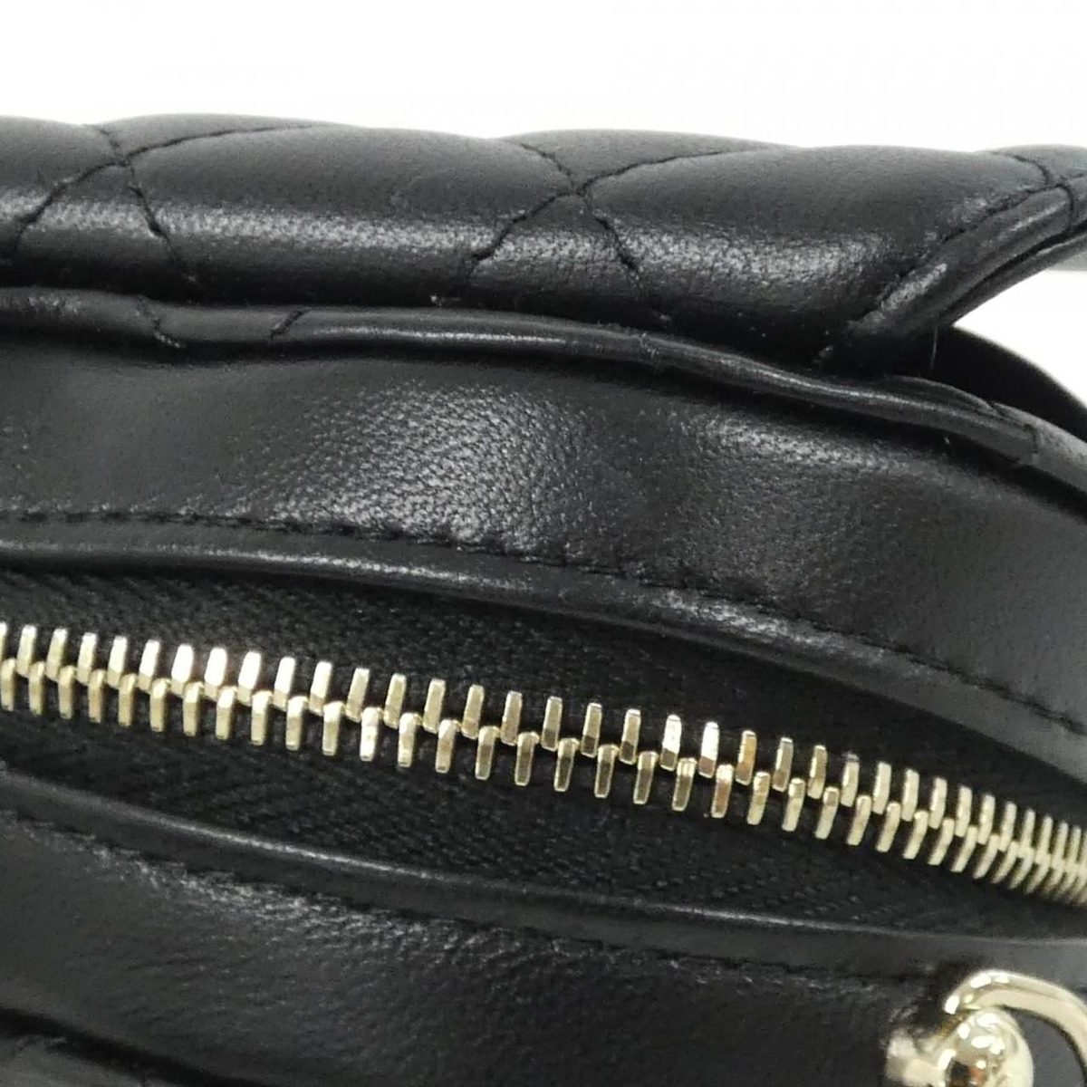 Chanel Shoulder Bag Gold — view 5