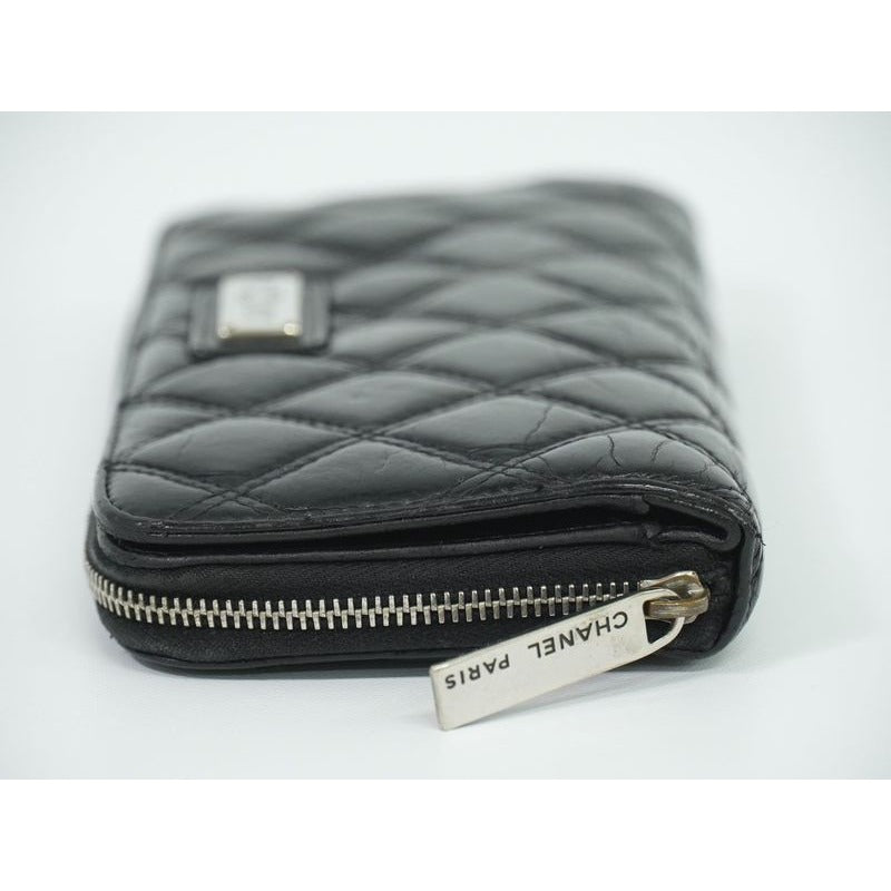 Chanel Paris New York Line Quilted Round Zipper Long Wallet — view 4