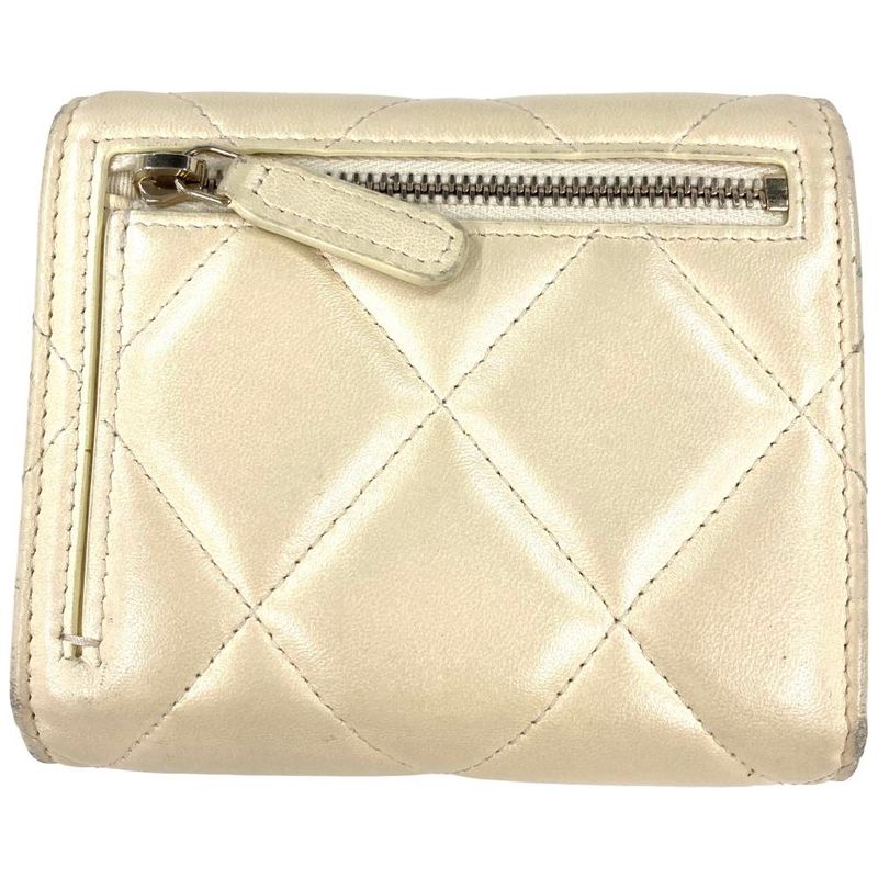 Chanel Quilted Trifold Wallet Lamb Skin Ap2809 White Gold Hardware Coco Pearl — view 3