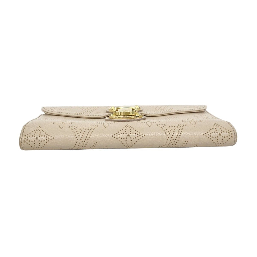 Louis Vuitton Trifold Wallet Mahina Portefeuille Amelia Pearl — view 2
