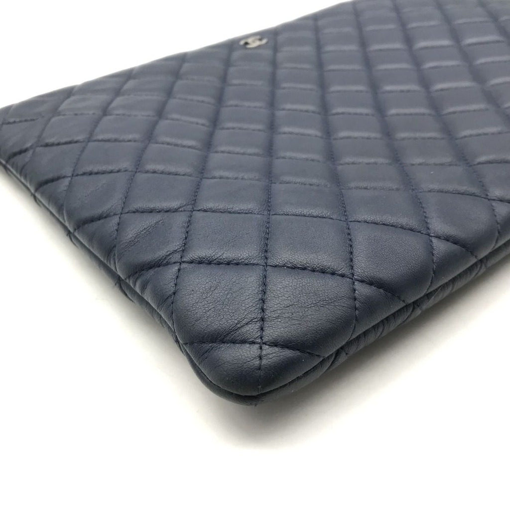 Chanel Quilted Lambskin CC Logo Clutch Navy — view 5