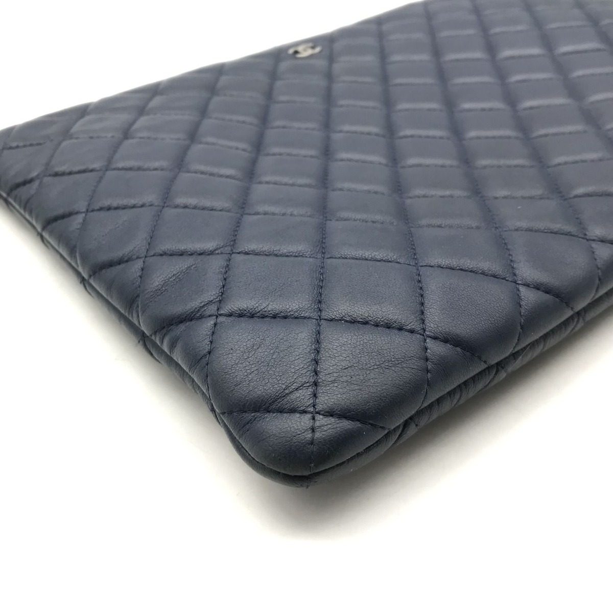 Chanel Quilted Lambskin CC Logo Clutch Navy — view 5