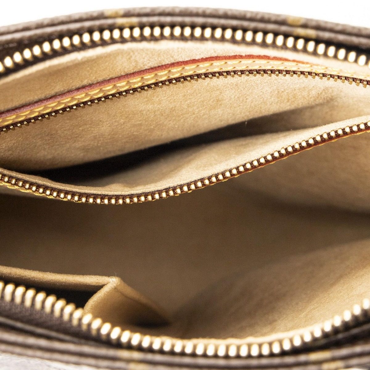 Louis Vuitton Looping Brown Monogram Canvas Messenger Bag — view 9