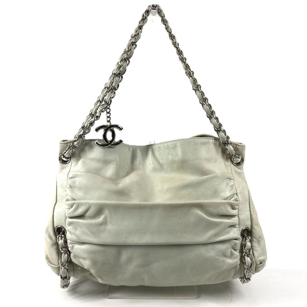 Chanel Shoulder Bag CC Logo Charm Leather White