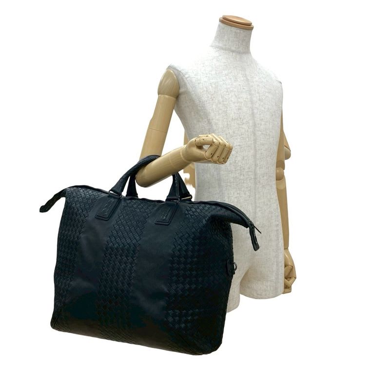 Bottega Veneta Intrecciato Leather Handbag Boston Bag Black — view 3