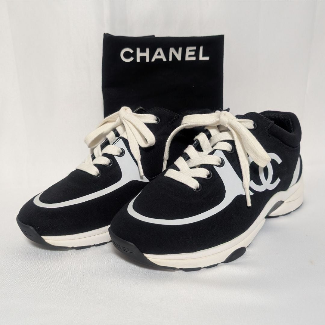 Chanel Sneakers CC Logo Black White