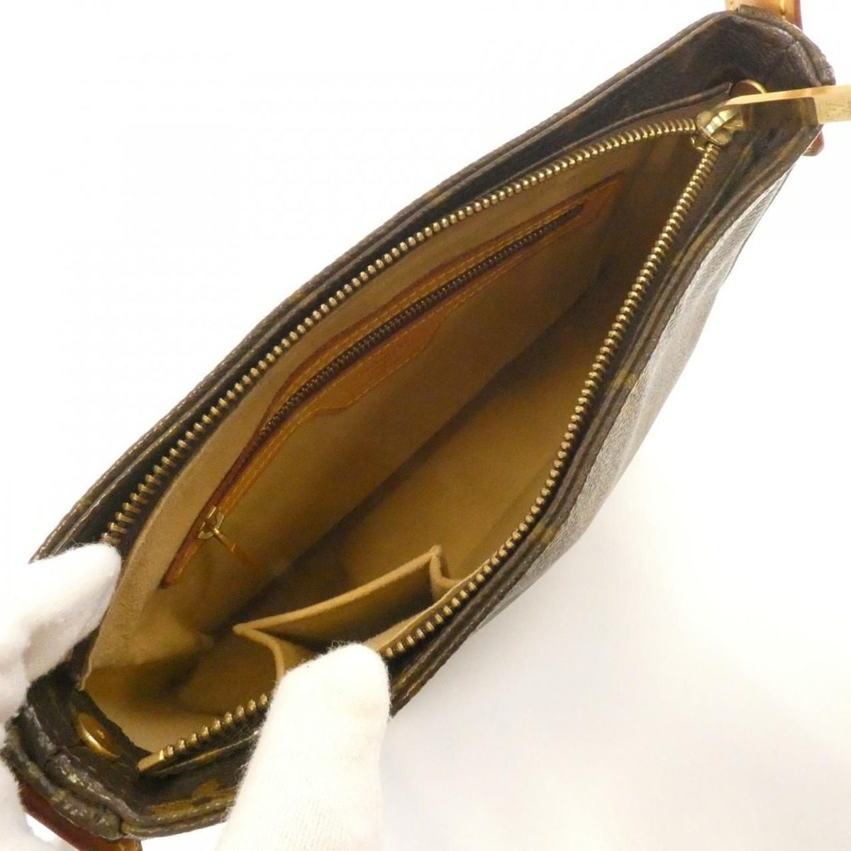 Louis Vuitton Monogram Looping MM Shoulder Bag — view 8