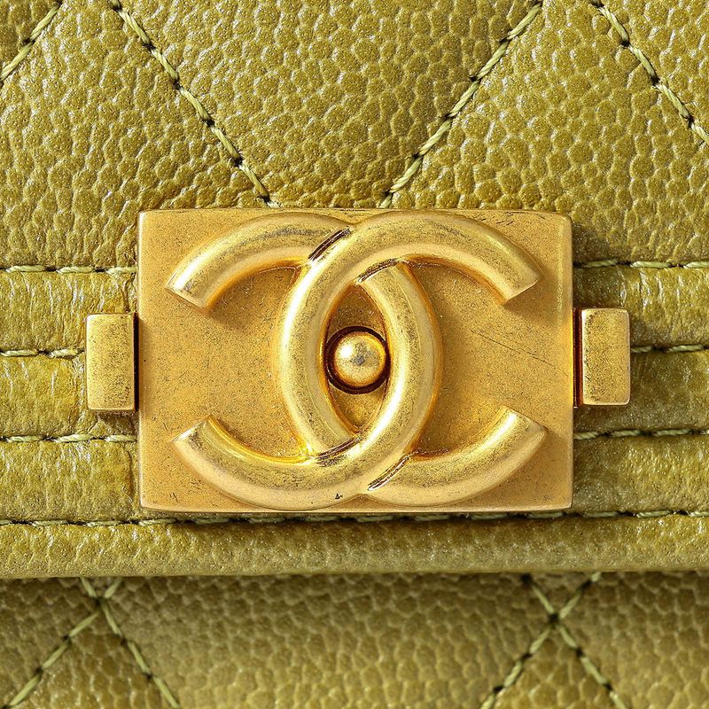 Chanel Card Case Boy Green — view 8