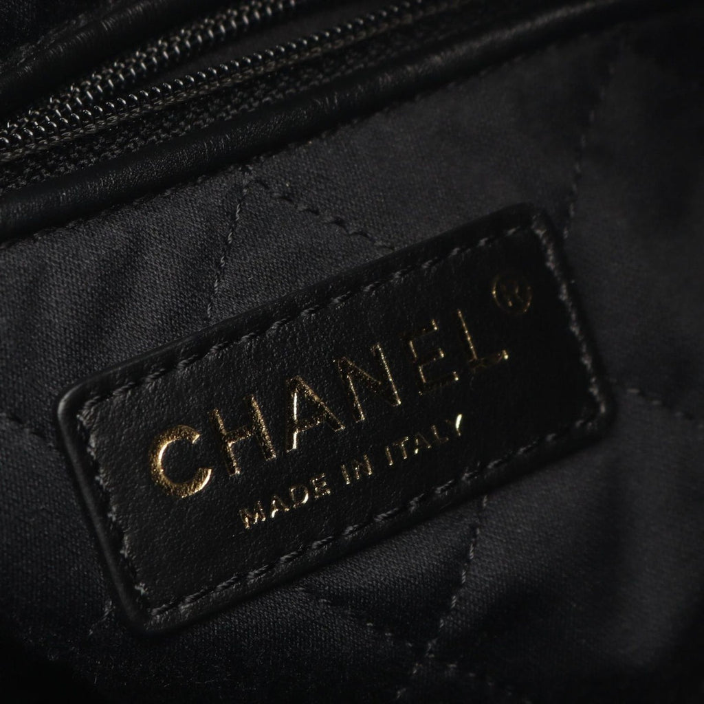 Chanel Backpack 22 Large Black Leather — view 4