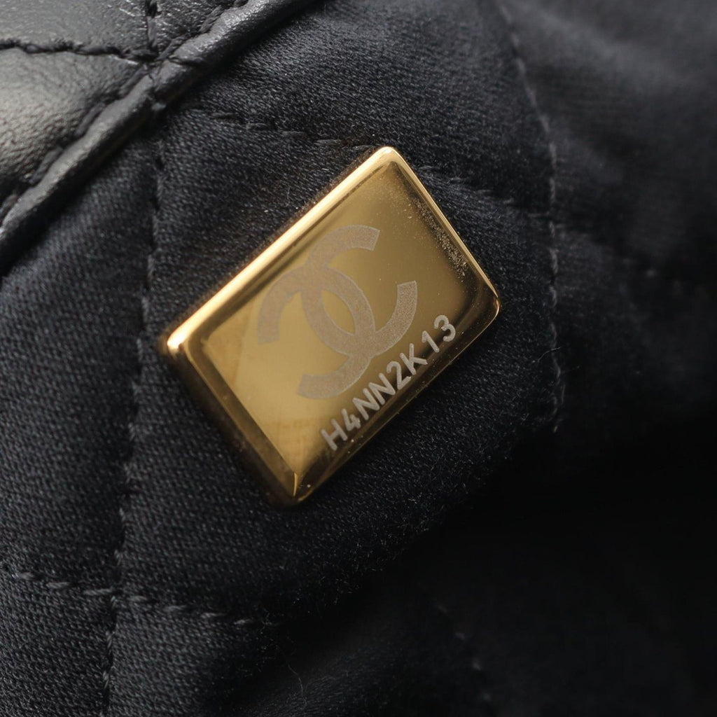 Chanel Backpack 22 Large Black Leather — view 5