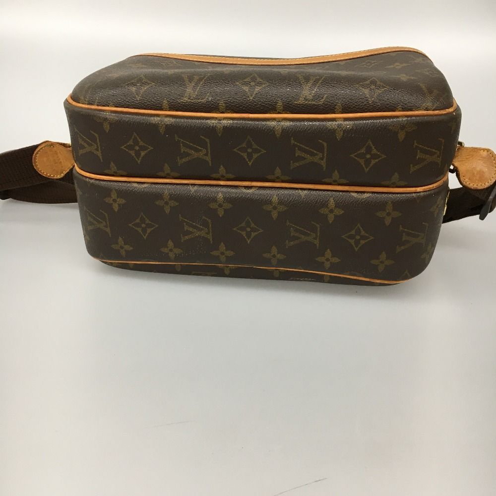 Louis Vuitton Shoulder Bag — view 9