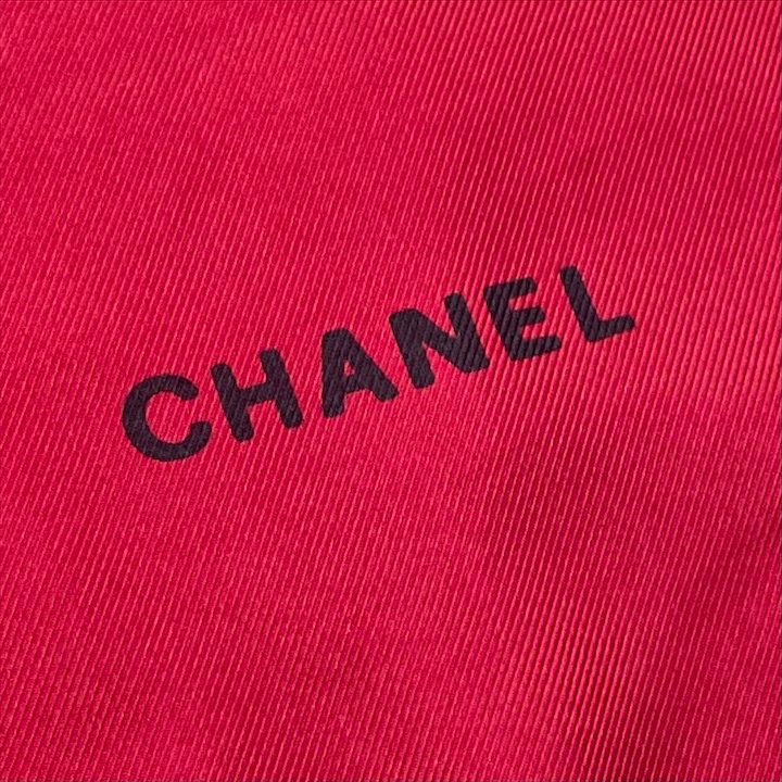 Chanel CC Logo Scarf Large Silk 100% Red — view 8