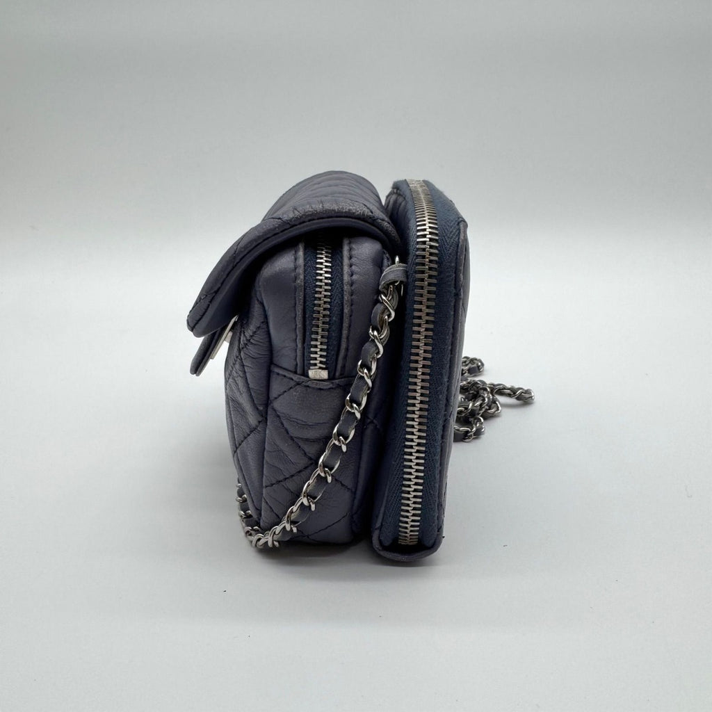 Chanel Shoulder Bag Mini Quilted CC Logo Turnlock — view 4