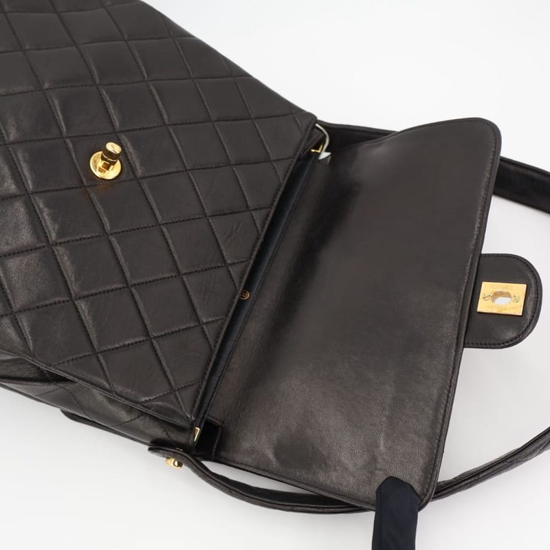 Chanel Shoulder Bag Quilted Handbag — view 9