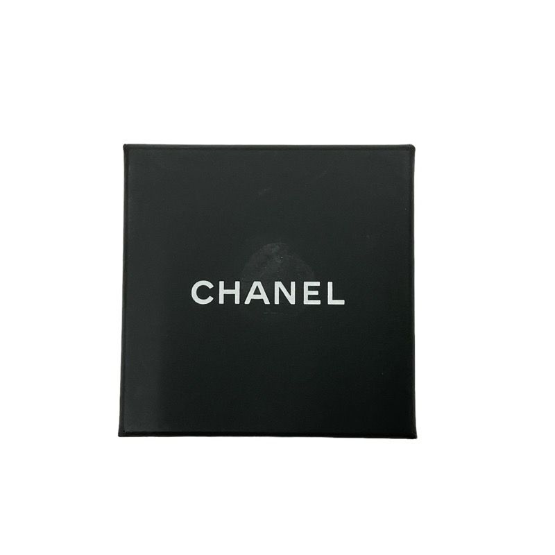 Chanel Coco Mark Pearl Round — view 2