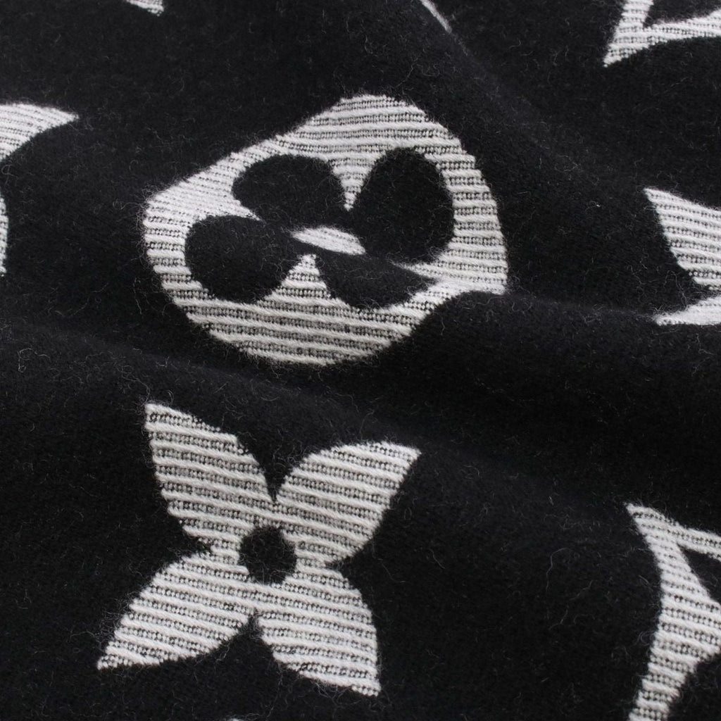 Louis Vuitton Scarf LV Essential Noir Black Wool — view 4