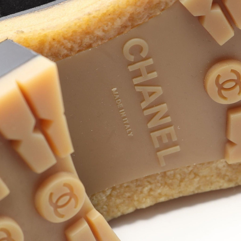 Chanel Boots CC Logo Suede Leather — view 7