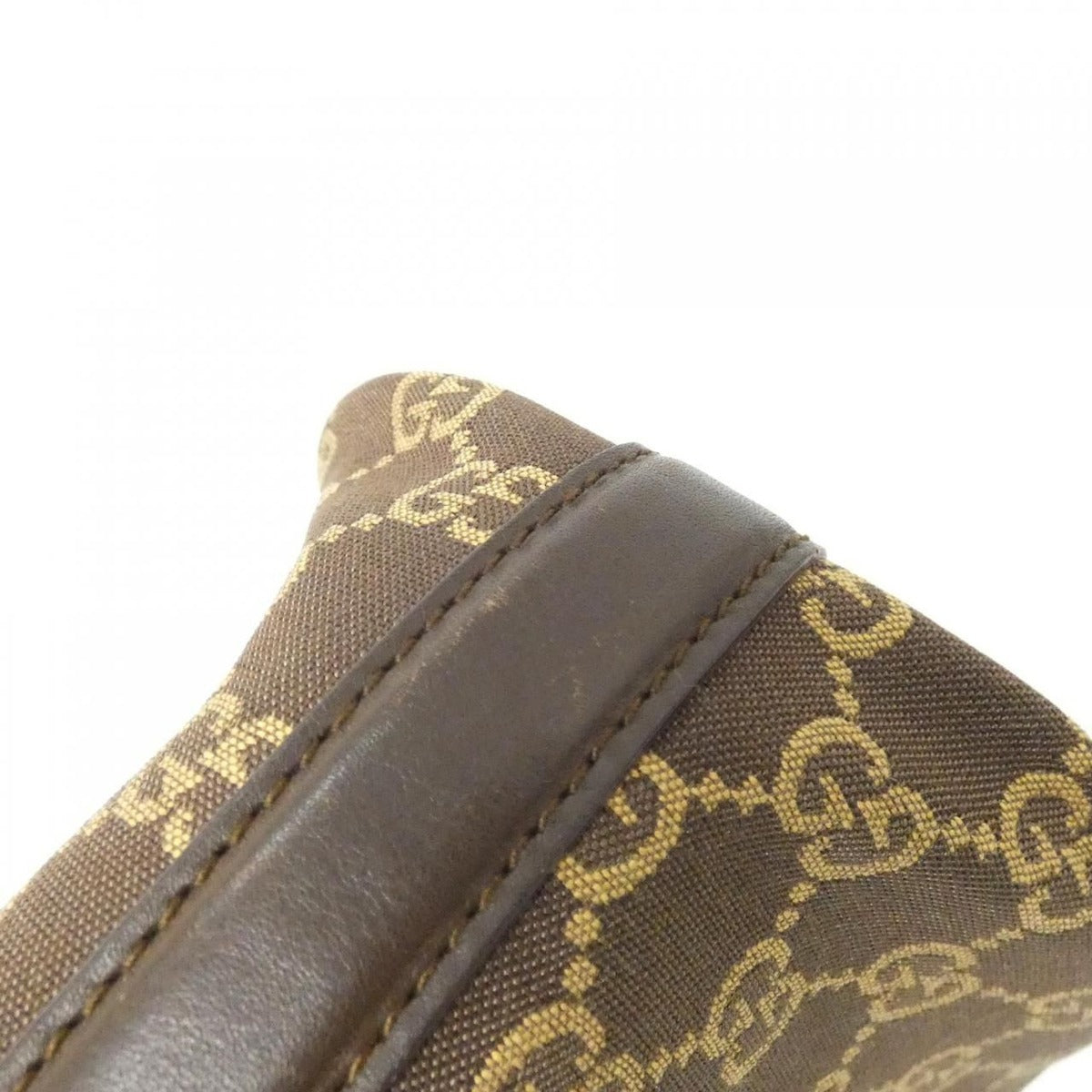 Gucci Vintage 001 Shoulder Bag — view 3