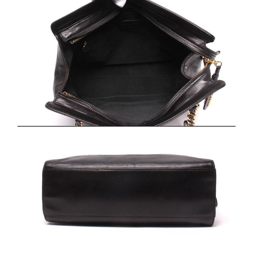 Chanel Chain Tote Lambskin Gold — view 3