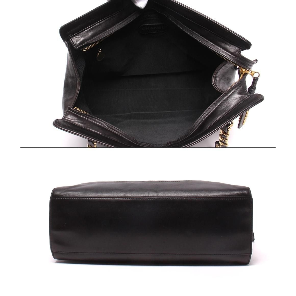 Chanel Chain Tote Lambskin Gold — view 3