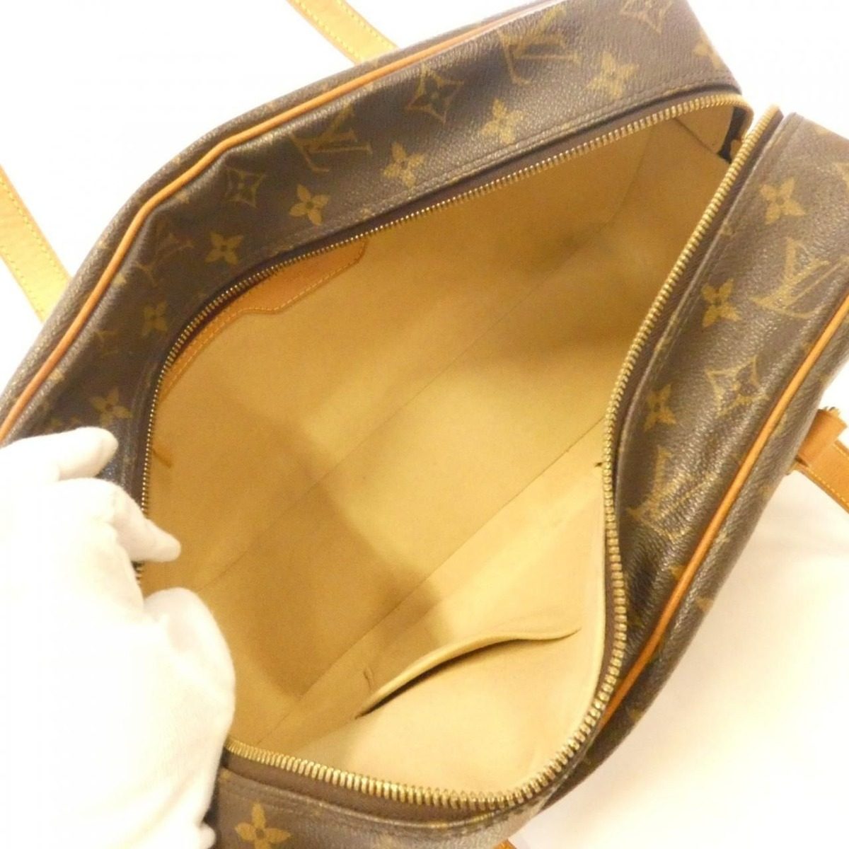 Louis Vuitton Monogram City GM Shoulder Bag — view 9