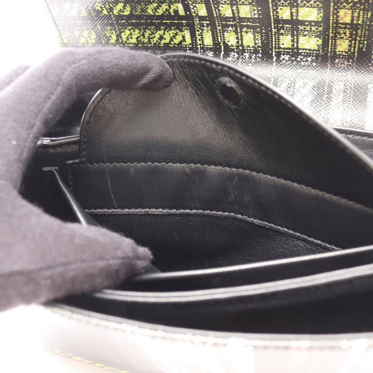 Prada Shoulder Bag Green Black Leather Chain — view 8